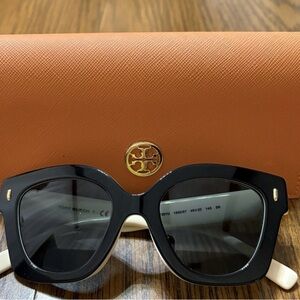 NWOT Tory Burch Black & Ivory Oversized Square Sunglasses